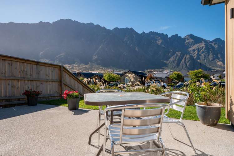 19 Grain Close Jacks Point_2