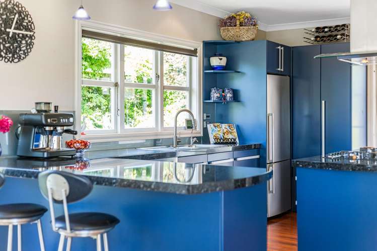 61 Seaview Road Paremata_18