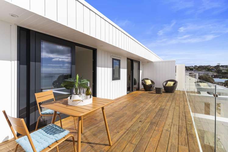 6/12 Beach Front Lane Browns Bay_13