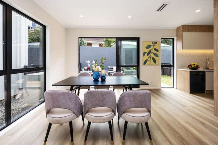 11C Norman Lesser Drive St Johns_13