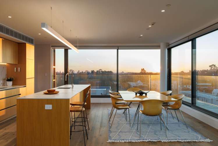 701/64 Kilmore Street_3