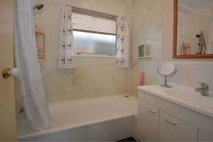 54 Sherwood Street Bellevue_12