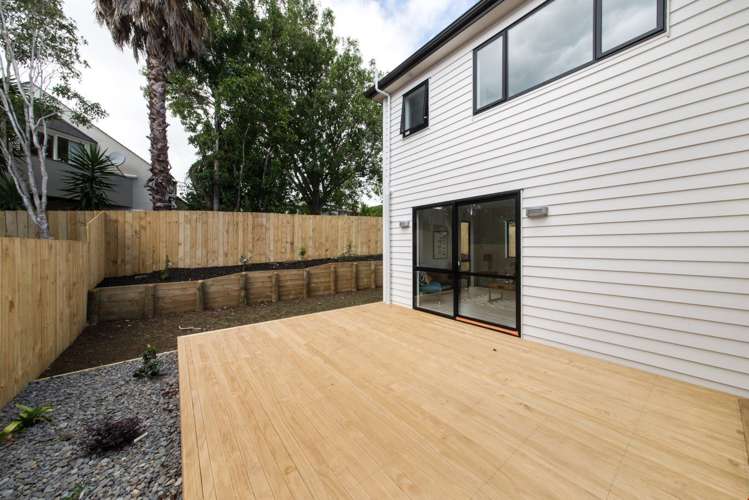 8 Dalwhinnie Parade Highland Park_18