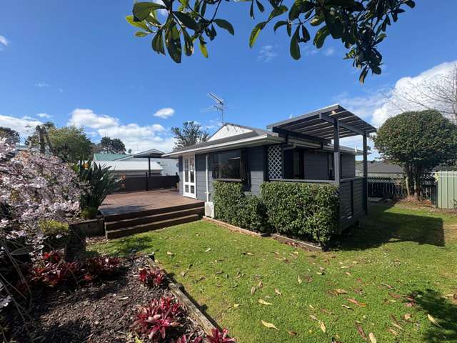 Sunny, Private 3-Bedroom Home in Royal Oak – A...