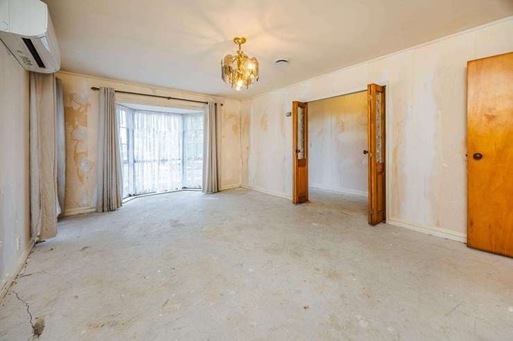 A property on Alfriston Road, in South Auckland, attracted 33 registered bidders including speculators and property traders. Photo / Supplied