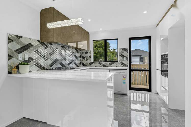 25B & 25C Dreadon Road Manurewa_5