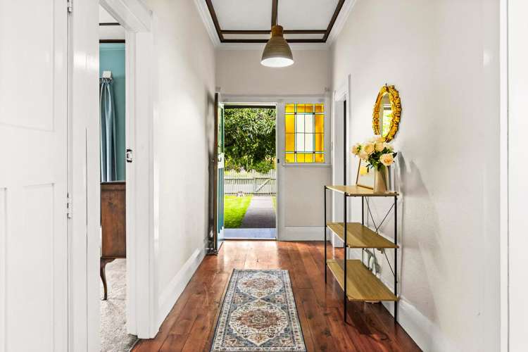 1200 Caroline Road Mayfair_2