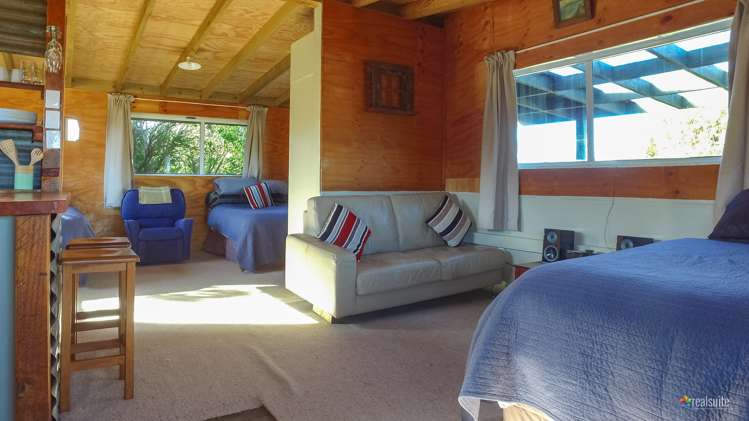 1044 Coast Road Wainuiomata Coast_16