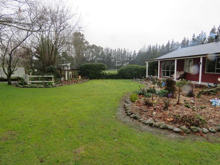 163 Wards Road Chertsey_10