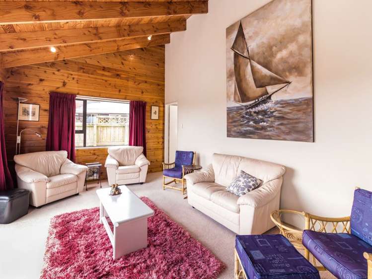 2/40 Puriri Street Hilltop_5