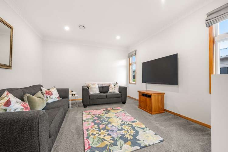 11 Thornycroft Avenue Epuni_14