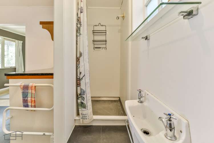 38 Opou Road Titirangi_30