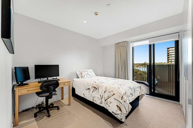 202/45 Hudson Bay Road Hobsonville_11