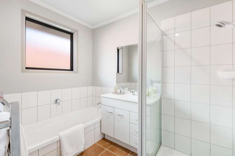 35 Black Teal Close Unsworth Heights_10