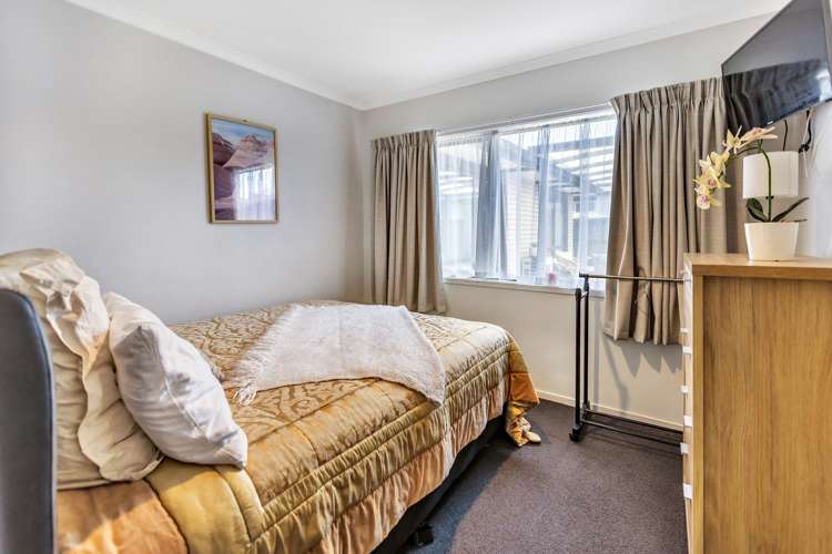 4 Kipling Crescent Owhata_11