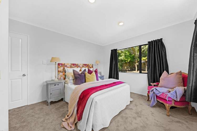 36 Lothian Brae Wattle Downs_23