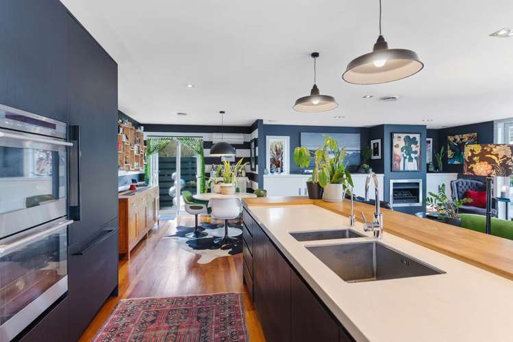 11 Chatham Avenue Paremoremo_12