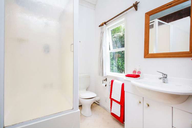 83 Waima Crescent Titirangi_10