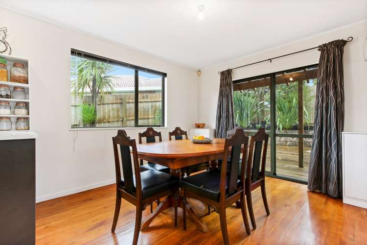 4 Skybird Place Glen Eden_14