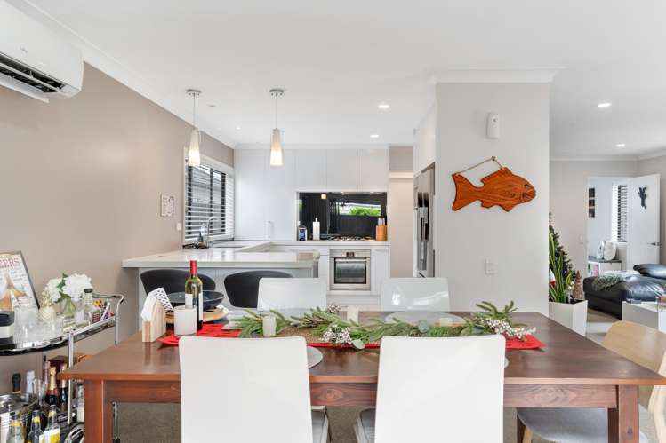 5 Carousel Crescent_3