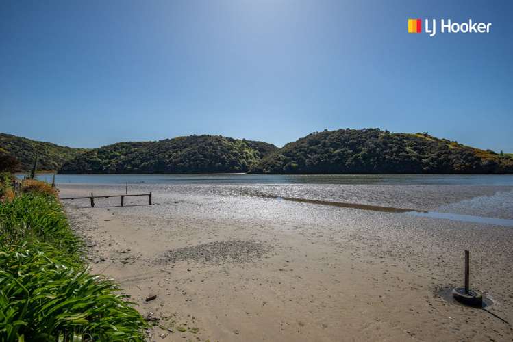 37 Riverside Road Taieri Mouth_18