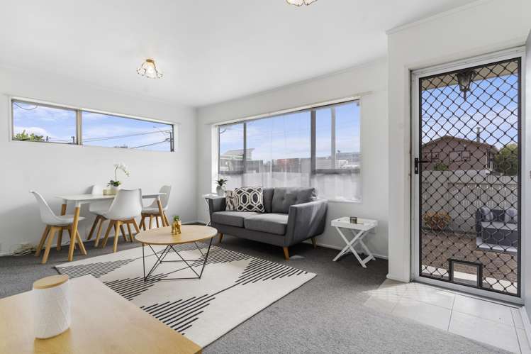 2/23 Target Road Totara Vale_5