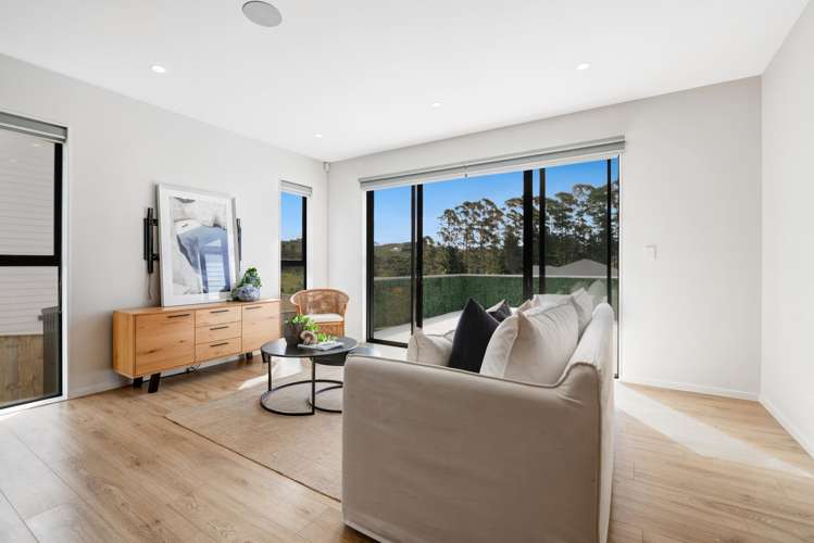 279 West Hoe Heights Orewa_17