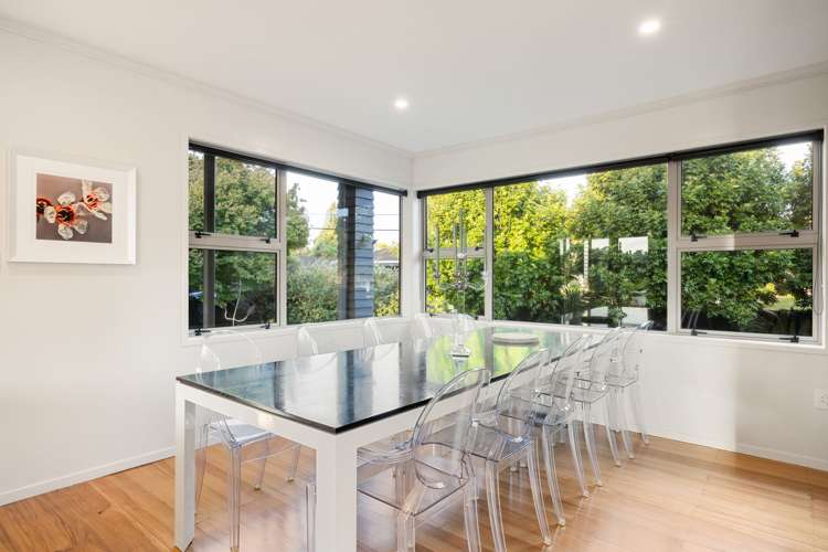 809 River Road Chartwell_18