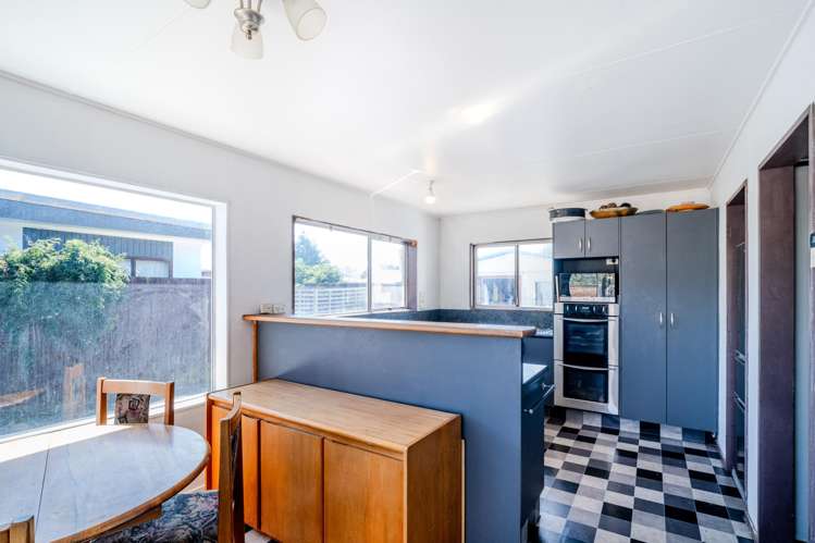 14 Stonehaven Street Flaxmere_4