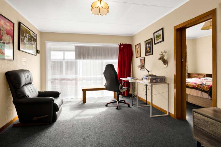 42/1 Egmont Street Hawera_5