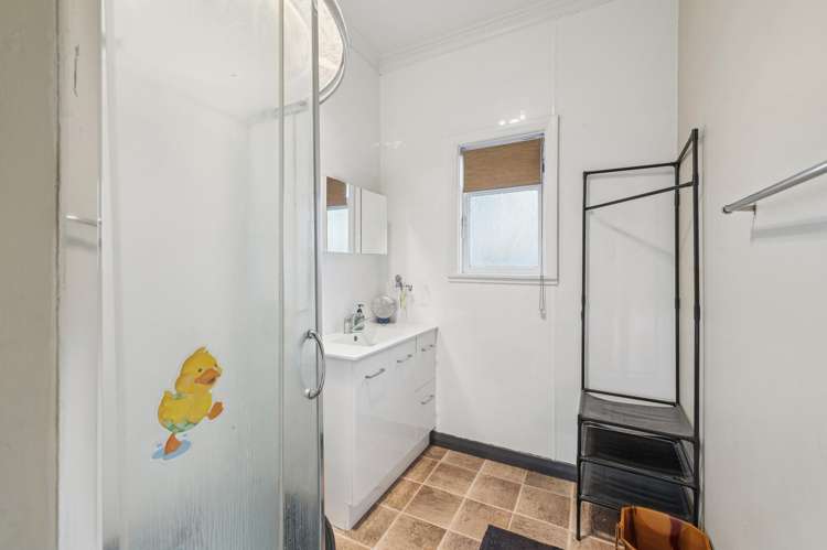 24 and 24A Shirley Street Mangakakahi_10