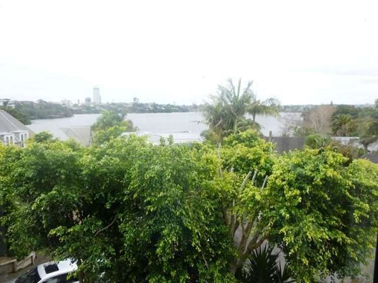 5/40 Kitchener Road Milford_3