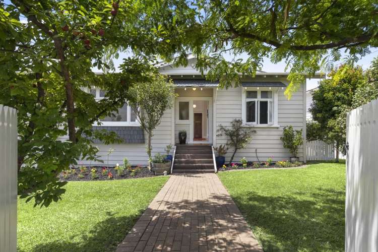 13 Aramoana Avenue Devonport_22