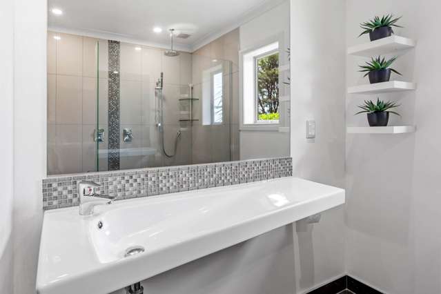 240 Three Oaks Drive Dairy Flat_2