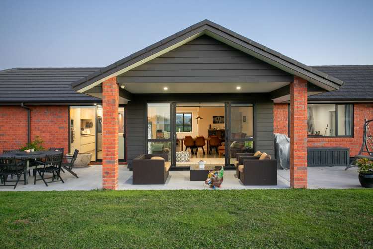 43 Seachange Drive Leamington_1