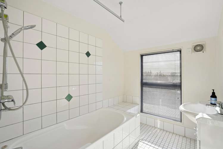 35 Ferry Hill Drive Lower Shotover_11