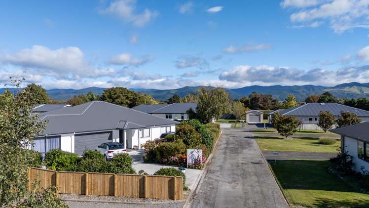 5 Camellia Lane Carterton_21