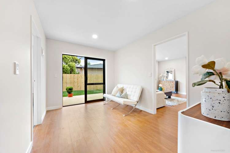 7 Han Court Glen Eden_5