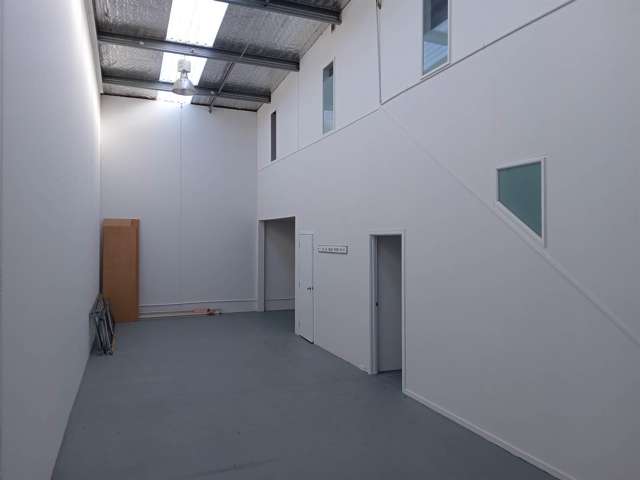 Unit B2/7-9 Tait Place Rosedale_3