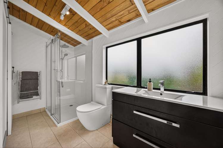 2 Hadfield Street Beach Haven_11