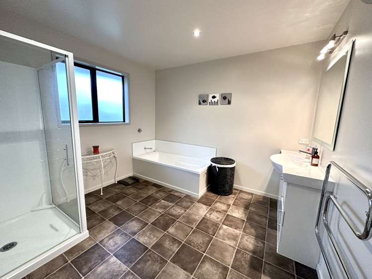 8 Bracken Gable Rosedale_19