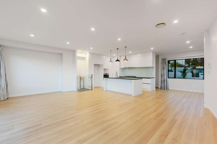 16 Moki Place Long Bay_2
