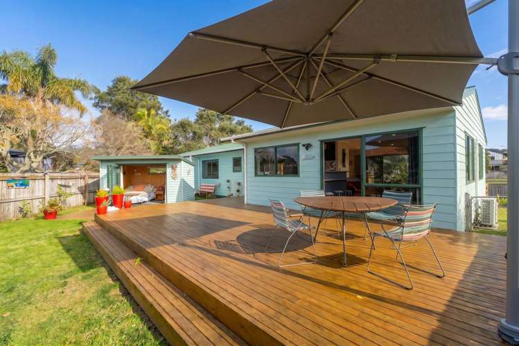 13 Charles Green Cooks Beach_19