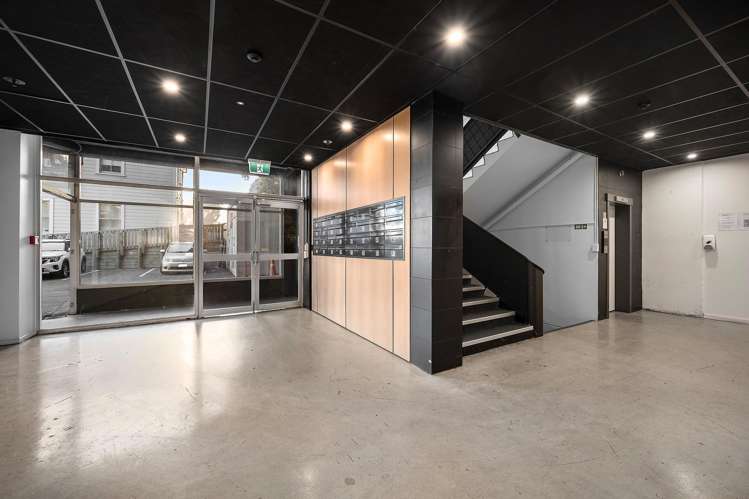 4A/163 Thorndon Quay Pipitea_13