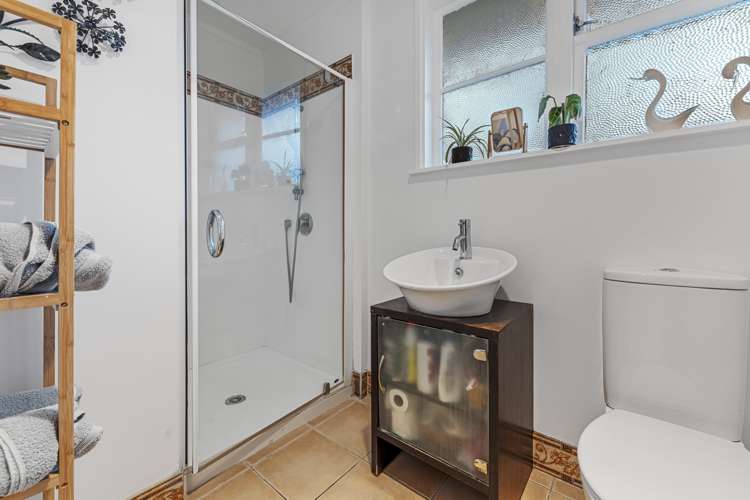 17 Muir Avenue Mangere Bridge_13