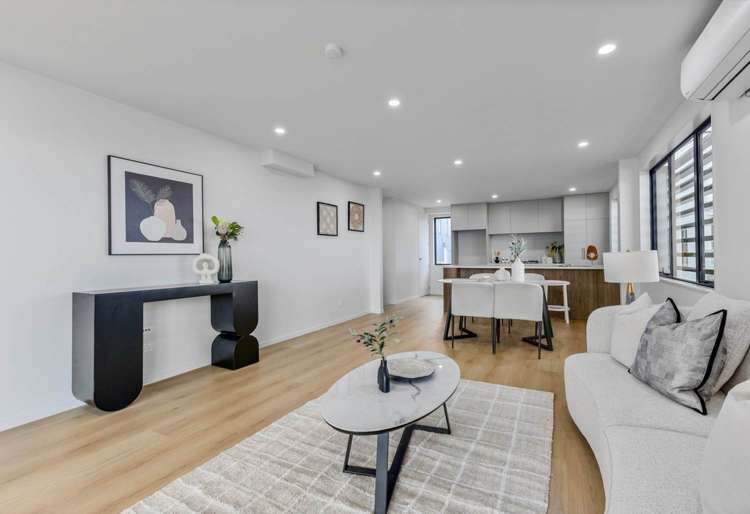 4/589A East Coast Road Browns Bay_1