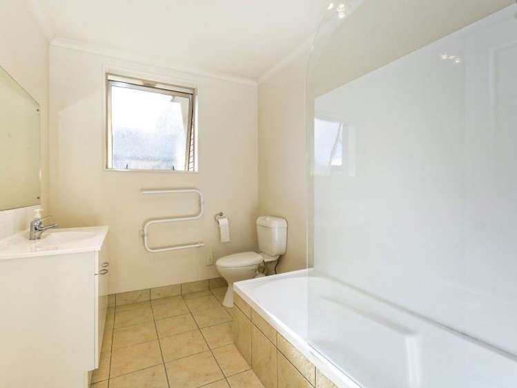 71 Kayes Road Pukekohe_11