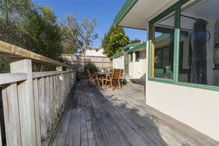 37a Amberley Avenue Te Atatu South_18