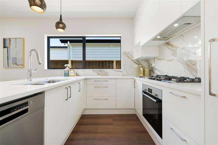 17 Whakairo Crescent Gulf Harbour_11