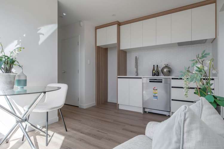 33e Saint Peters Street Northcote_16